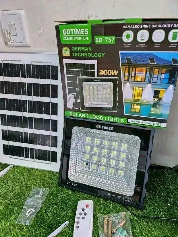 SOLAR FLOODLIGHT IP67 200Watts