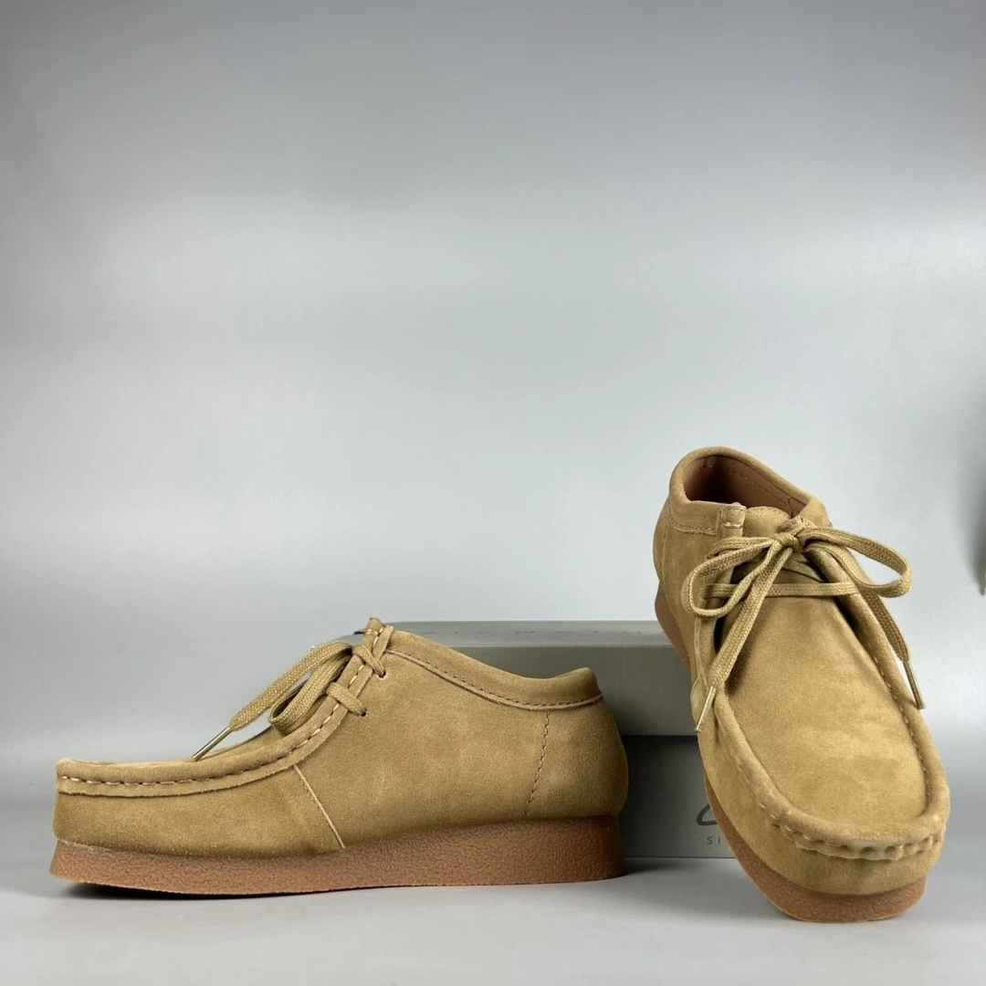 CLARKS WALLABEES