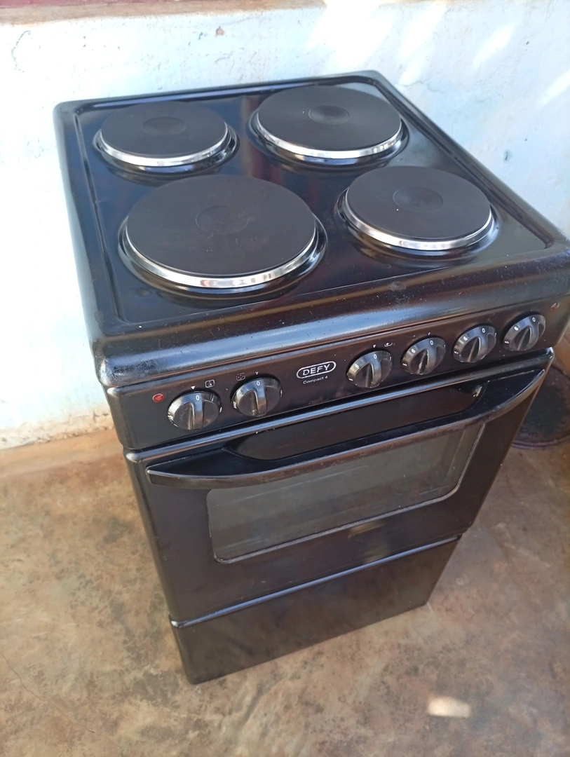 Defy compact 4 cooker