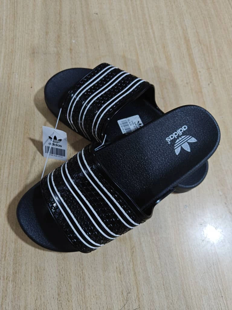 ADIDAS SLIDES