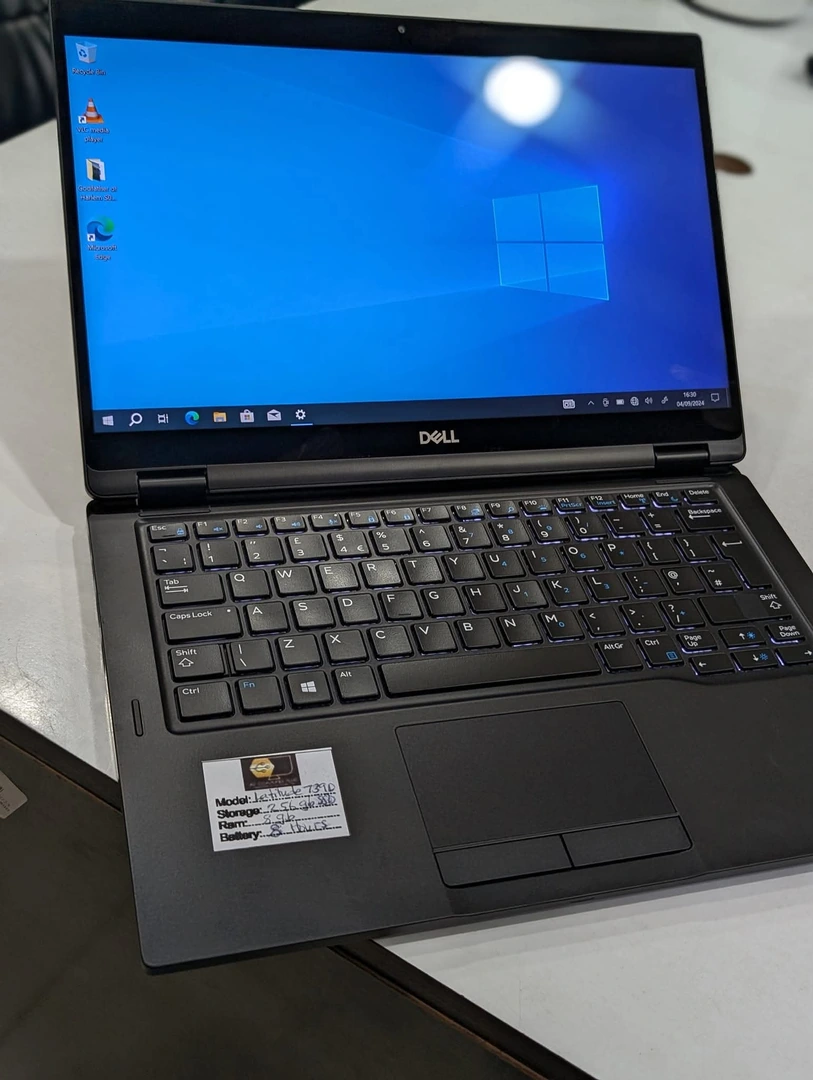 𝐃𝐞𝐥𝐥 𝐋𝐚𝐭𝐢𝐭𝐮𝐝𝐞 𝟕𝟑𝟗𝟎 𝐂𝐨𝐧𝐯𝐞𝐫𝐭𝐢𝐛𝐥𝐞 𝐋𝐚𝐩𝐭𝐨𝐩!