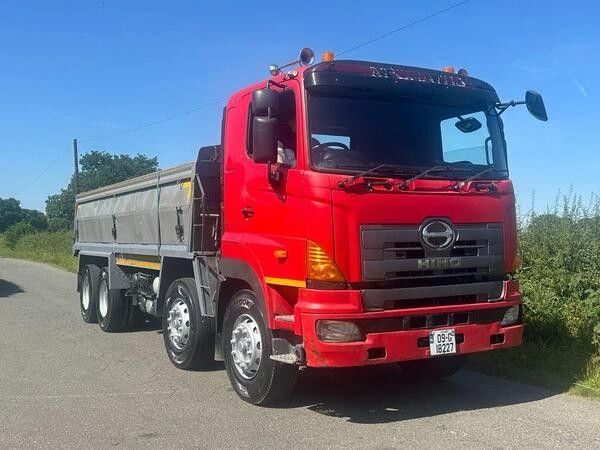 Hino 700 Series FY700 8 X 4