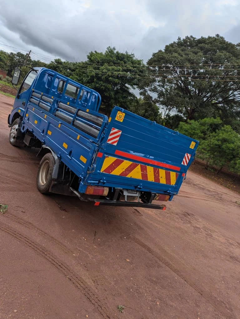 Toyota dyna 14b diesel engine, 2 tonnes, no mechanical fault, engine and gearbox intact 28 million Lilongwe 0994026270