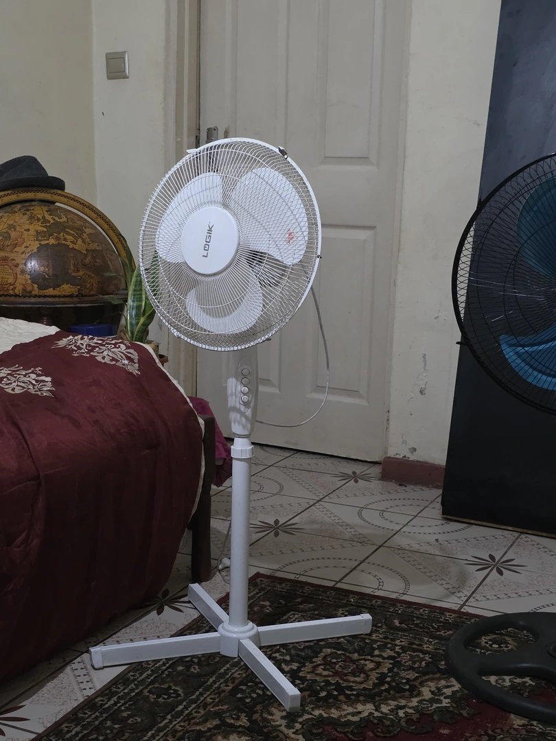 LOGIK AND GENERIC FAN (SECOND HAND)