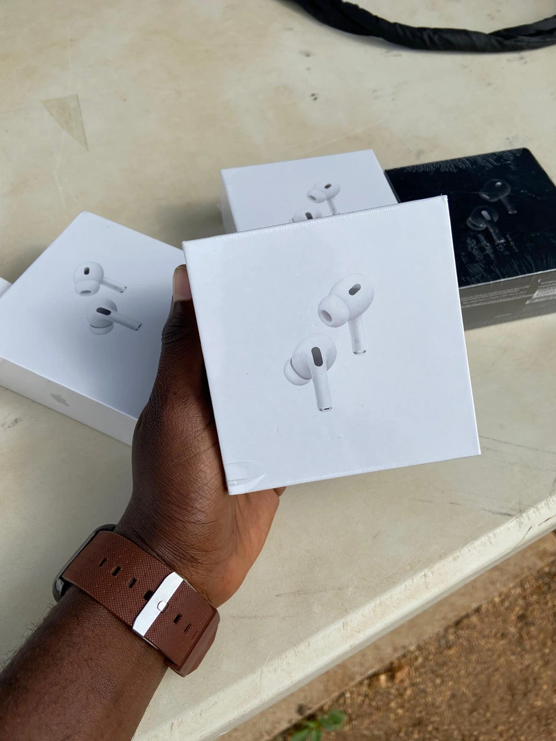 Airpods Pro & Iphone OG charger 50K