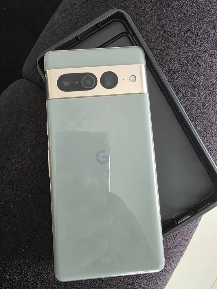 Google pixel 7 pro, 128GB...1.350million