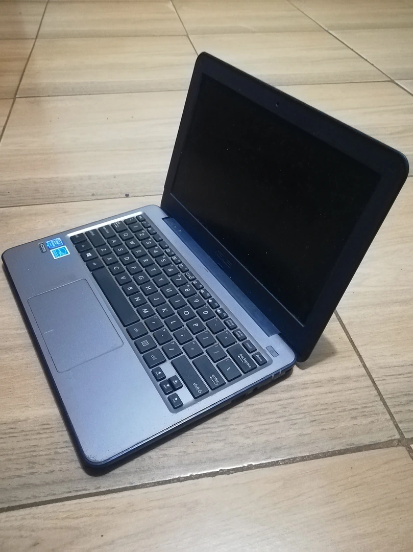 ASUS LAPTOP