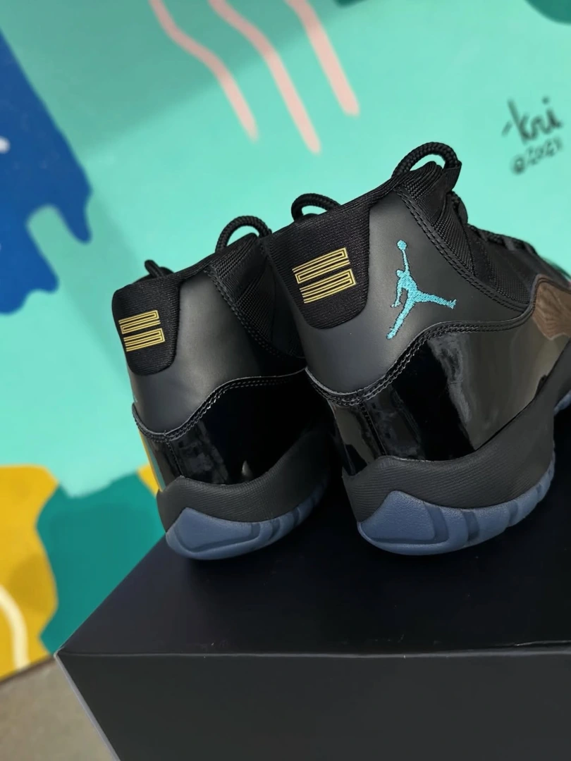Jordan 11 Black