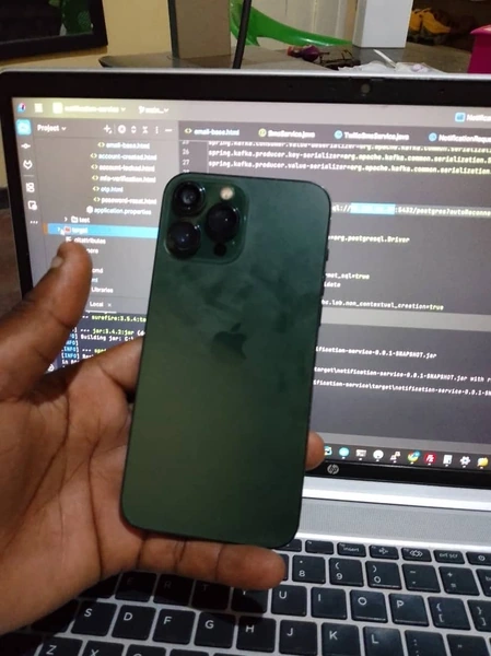 Levie Electronics Banner